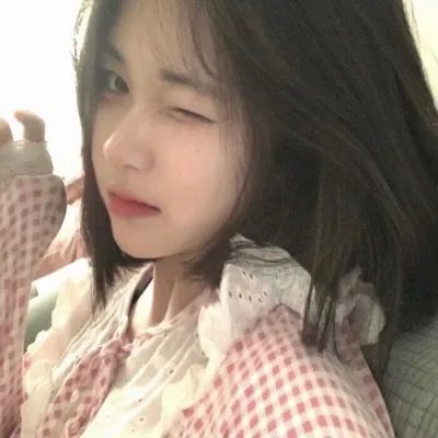 埃舍尔街的红色邮筒